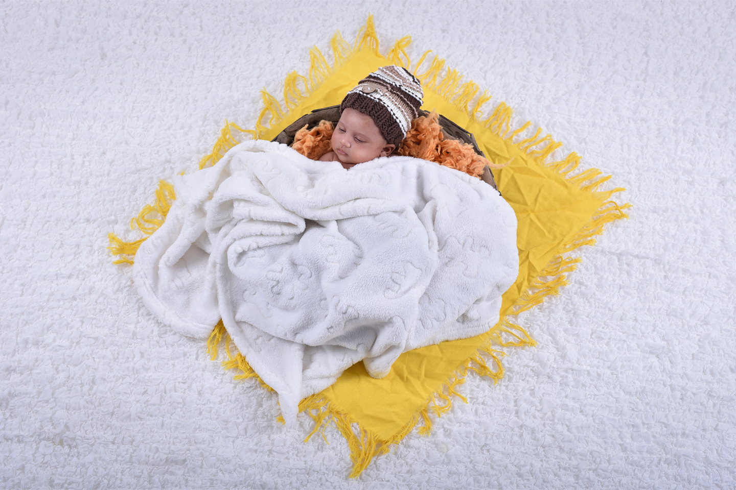 Melbourne based newborn baby photographer